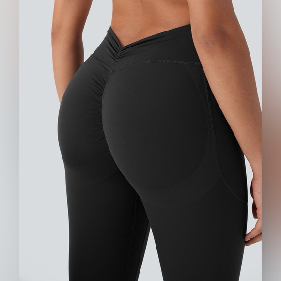 HALARA UltraSculpt 7/8 High Waisted Tummy
Control Butt Lifting Ruched Yoga Pants - Picture 3 of 12